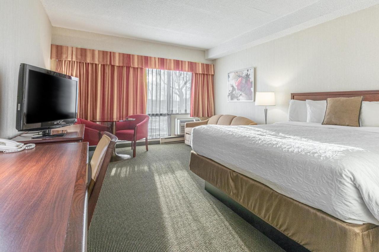 Hotel Welcominns Boucherville Bagian luar foto