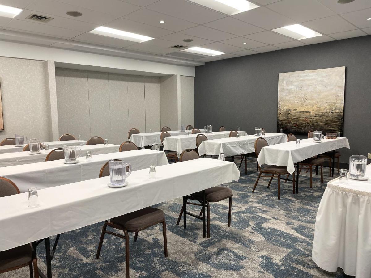 Hotel Welcominns Boucherville Bagian luar foto