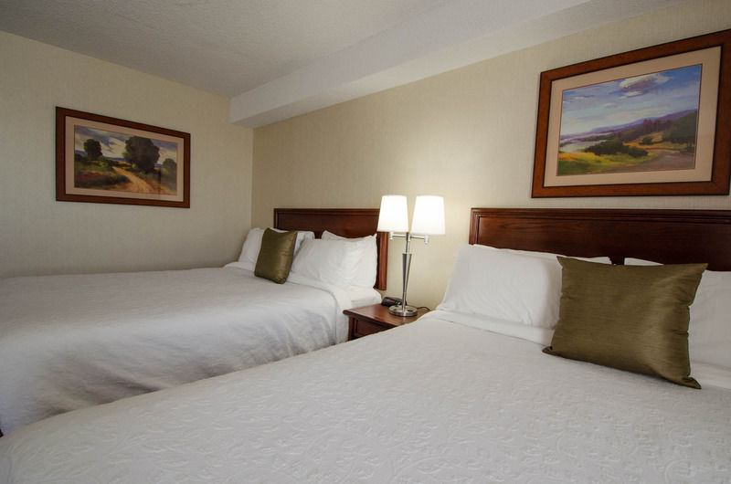 Hotel Welcominns Boucherville Bagian luar foto